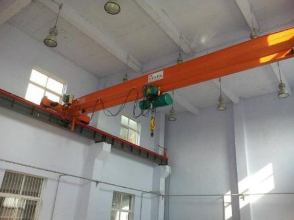 长乐市吊车出租_吊车出租后如何防止漏油问题